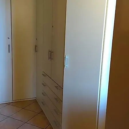 Agora 4*