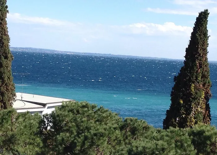 Agora' Gardone Riviera