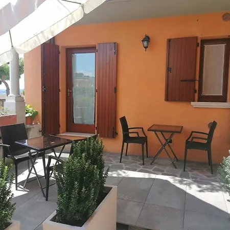 לינה וארוחת בוקר Agora Suite